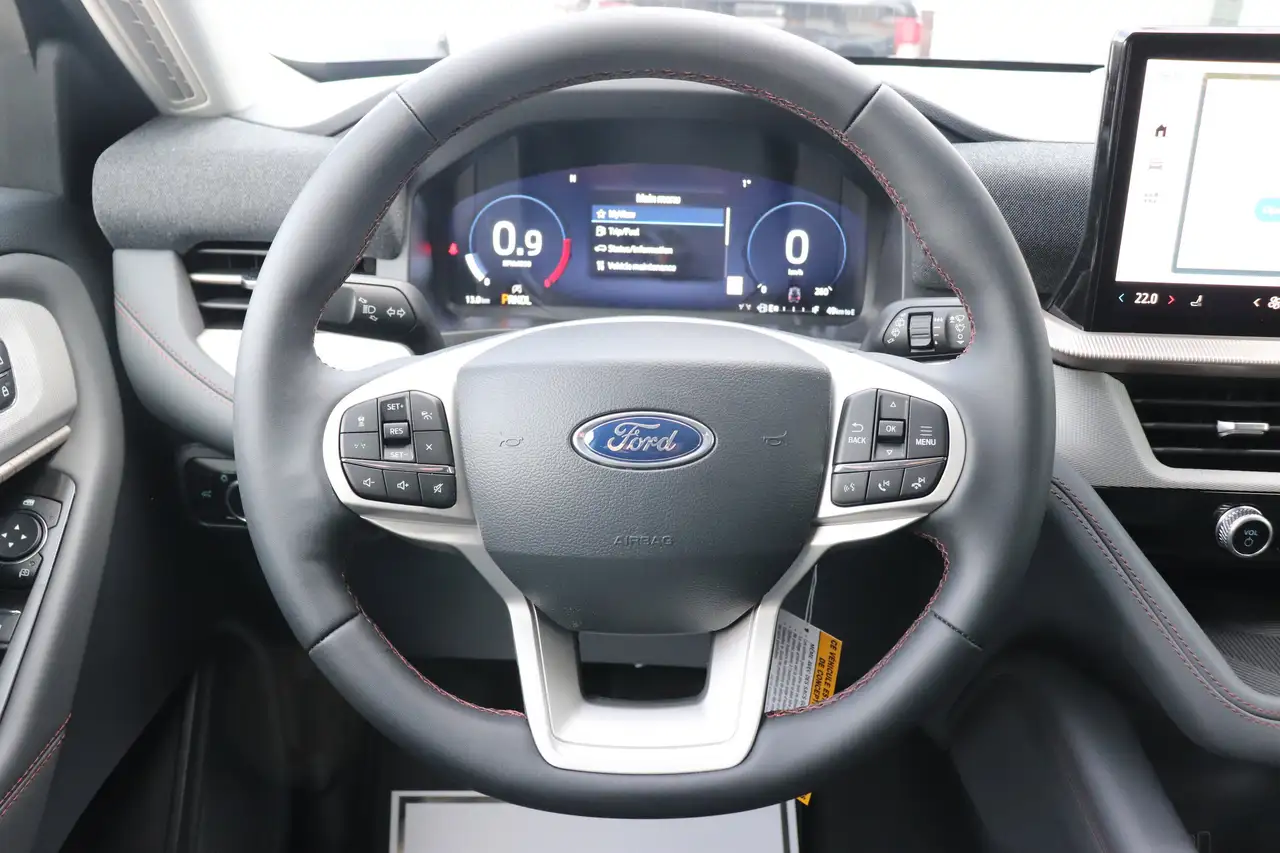 Ford Explorer photo Ford Explorer