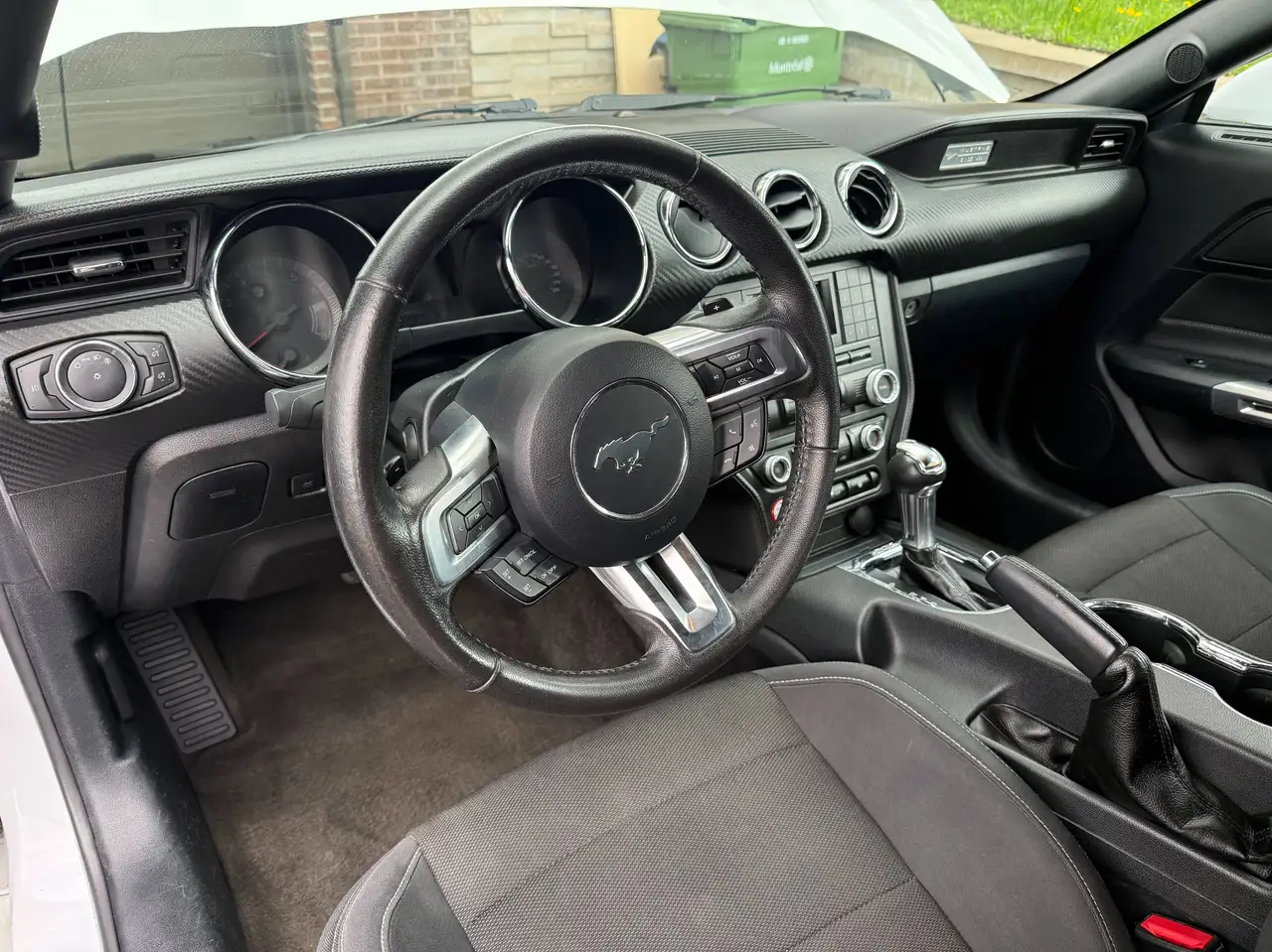 Ford Mustang photo Ford Mustang