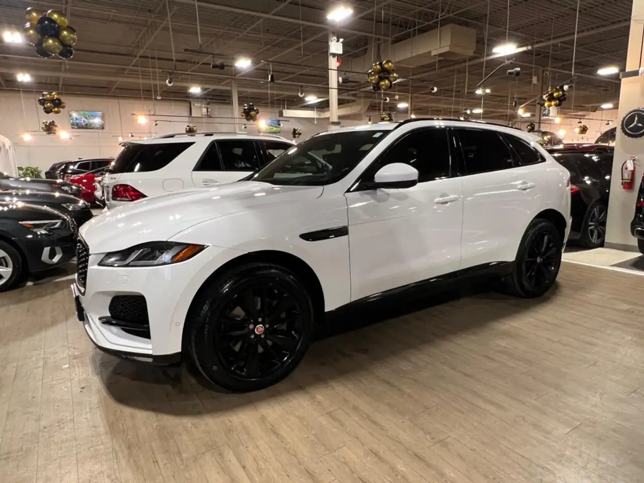 Jaguar F-Pace photo Jaguar F-Pace