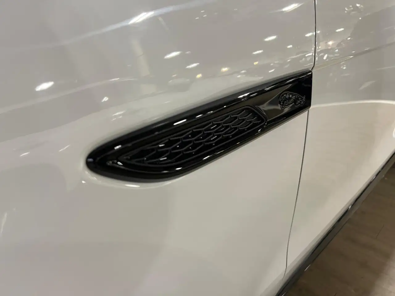 Jaguar F-Pace photo Jaguar F-Pace