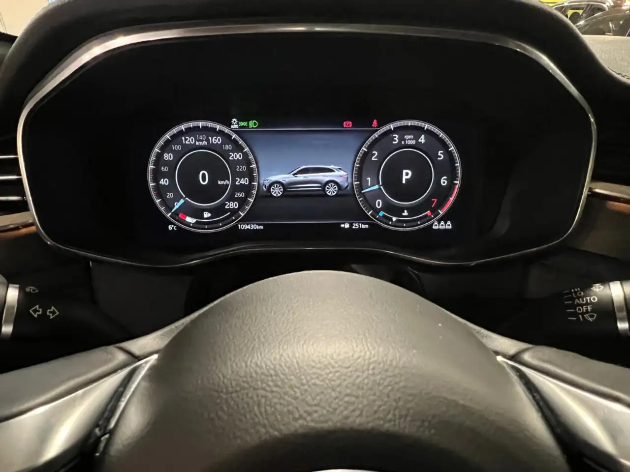 Jaguar F-Pace photo Jaguar F-Pace