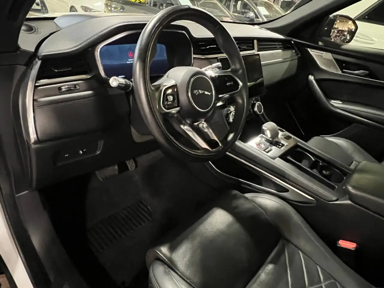 Jaguar F-Pace photo Jaguar F-Pace