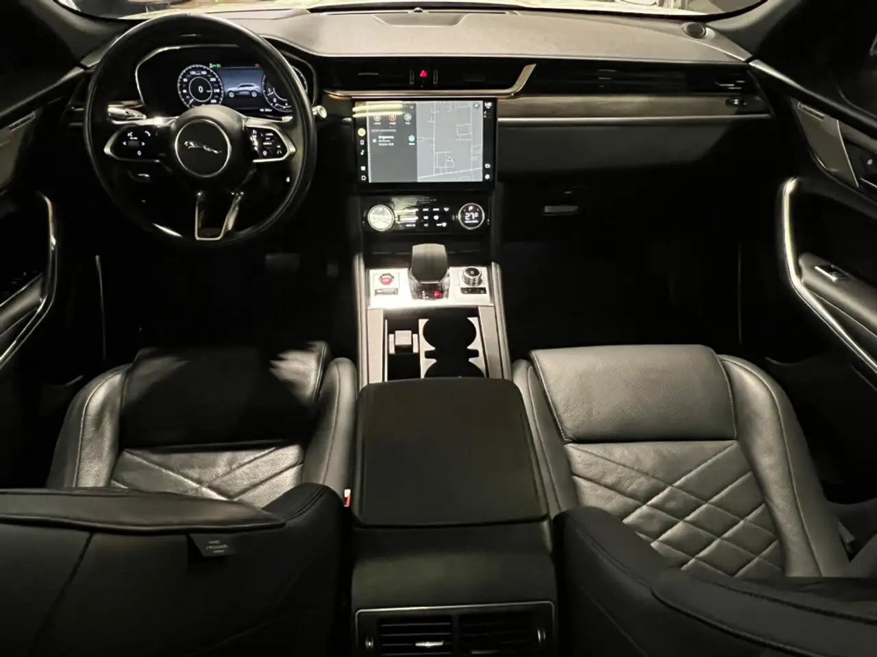 Jaguar F-Pace photo Jaguar F-Pace