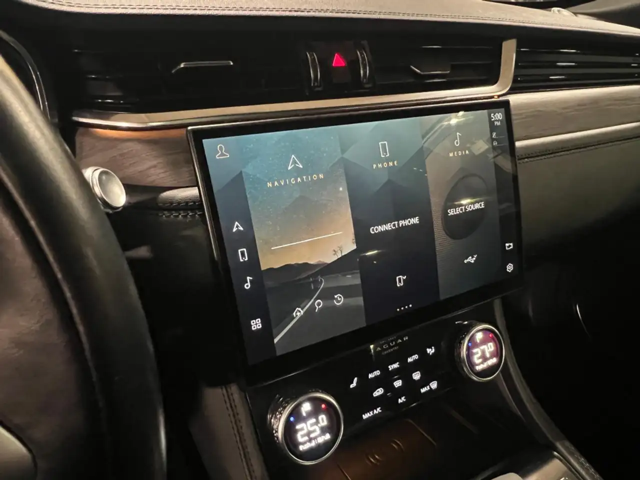 Jaguar F-Pace photo Jaguar F-Pace