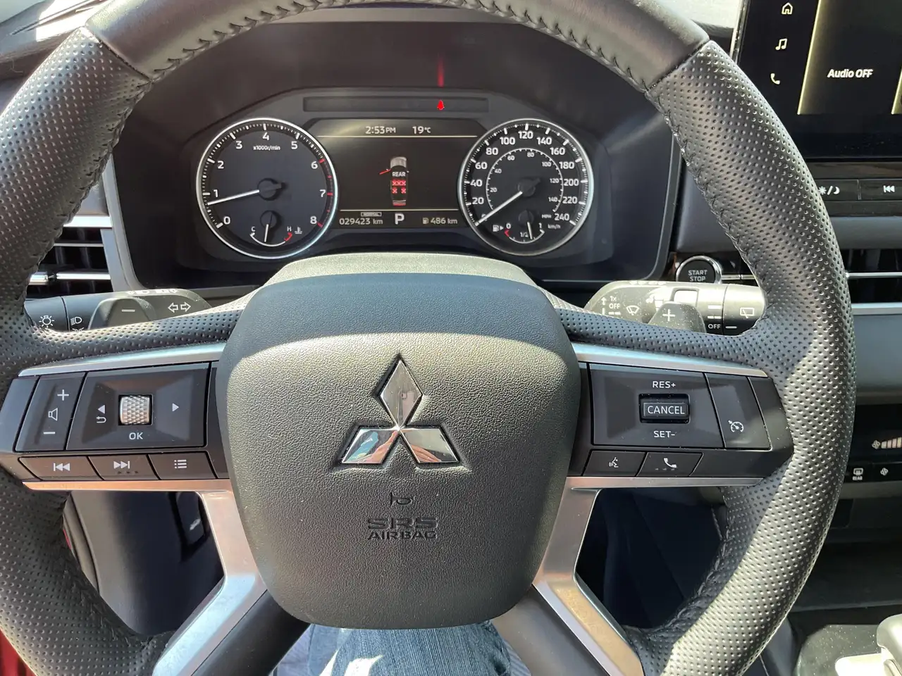 Mitsubishi Outlander photo Mitsubishi Outlander