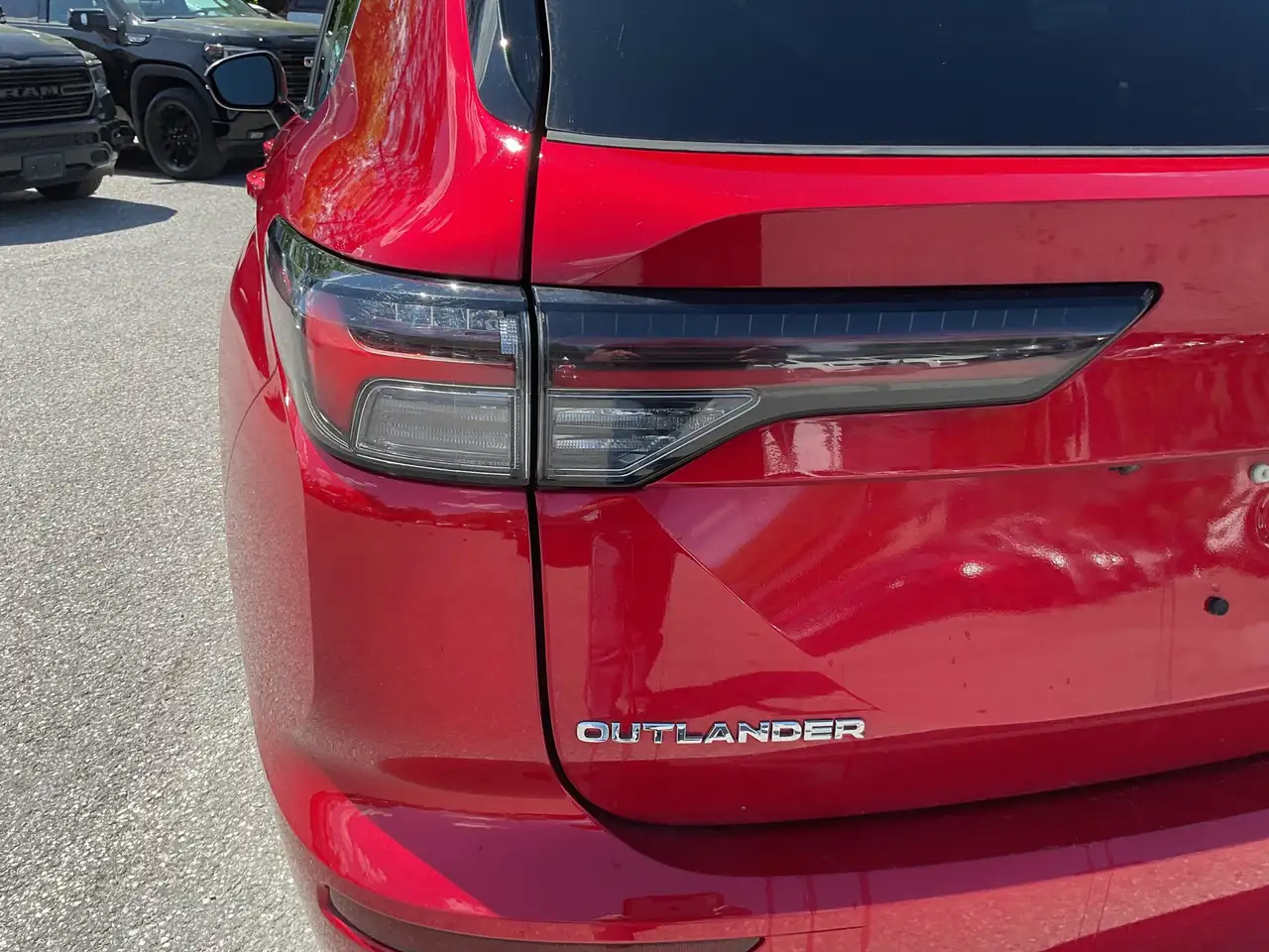 Mitsubishi Outlander photo Mitsubishi Outlander
