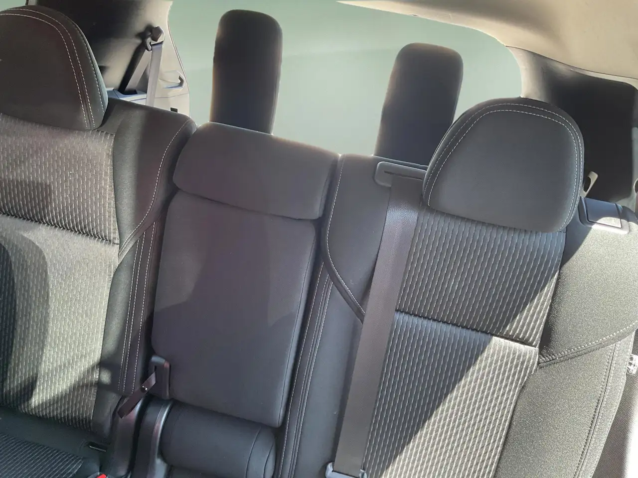 Mitsubishi Outlander photo Mitsubishi Outlander