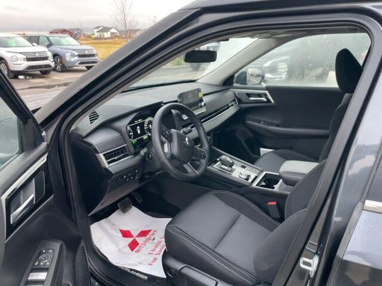 Mitsubishi Outlander снимка Mitsubishi Outlander