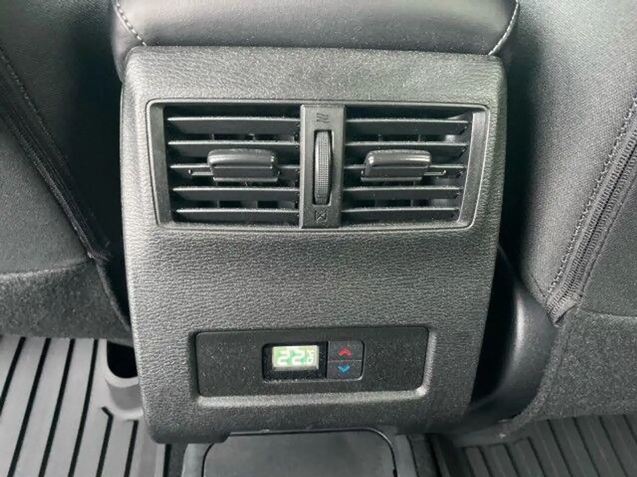 Mitsubishi Outlander снимка Mitsubishi Outlander