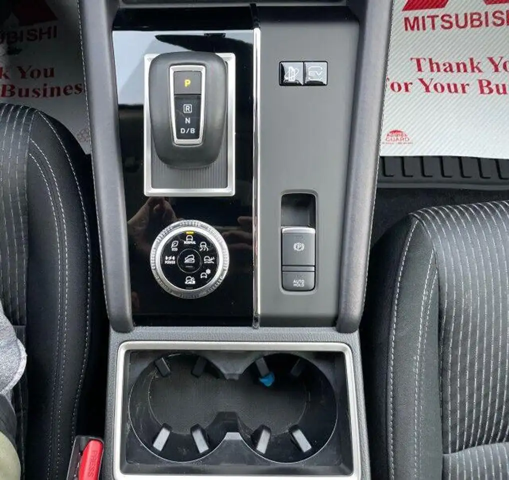 Mitsubishi Outlander снимка Mitsubishi Outlander