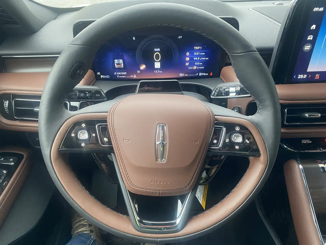 Lincoln Aviator снимка Lincoln Aviator