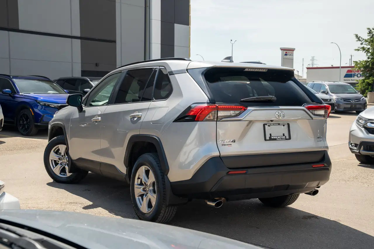 Toyota RAV 4 снимка Toyota RAV 4