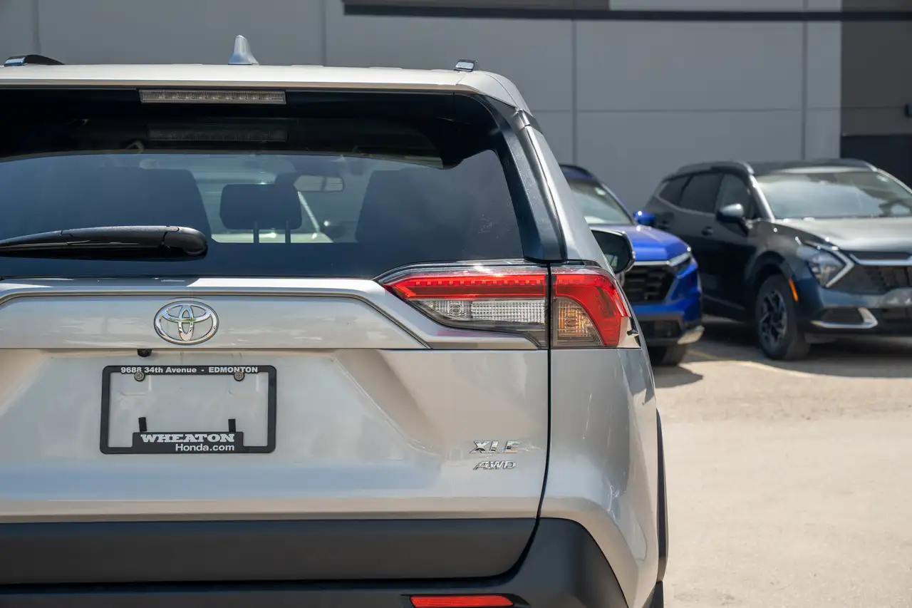 Toyota RAV 4 снимка Toyota RAV 4