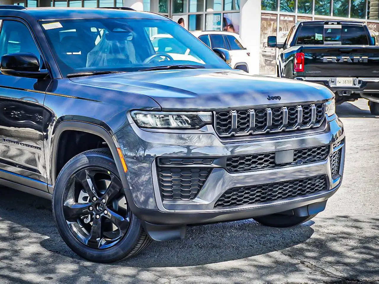 Jeep Grand Cherokee снимка Jeep Grand Cherokee
