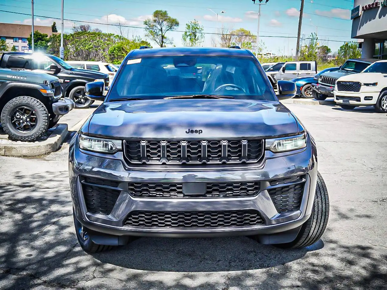 Jeep Grand Cherokee снимка Jeep Grand Cherokee