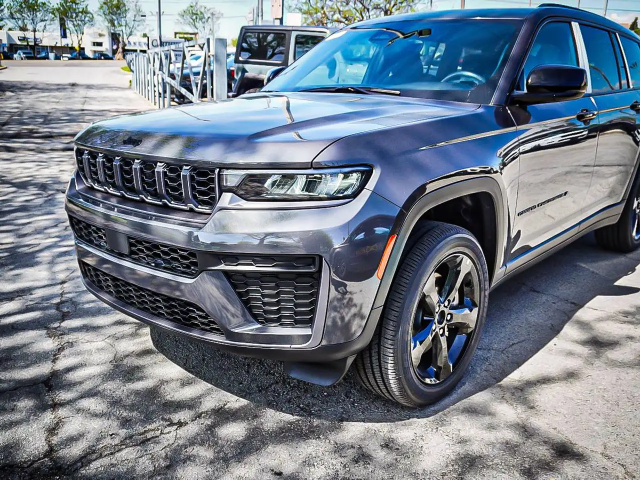 Jeep Grand Cherokee снимка Jeep Grand Cherokee