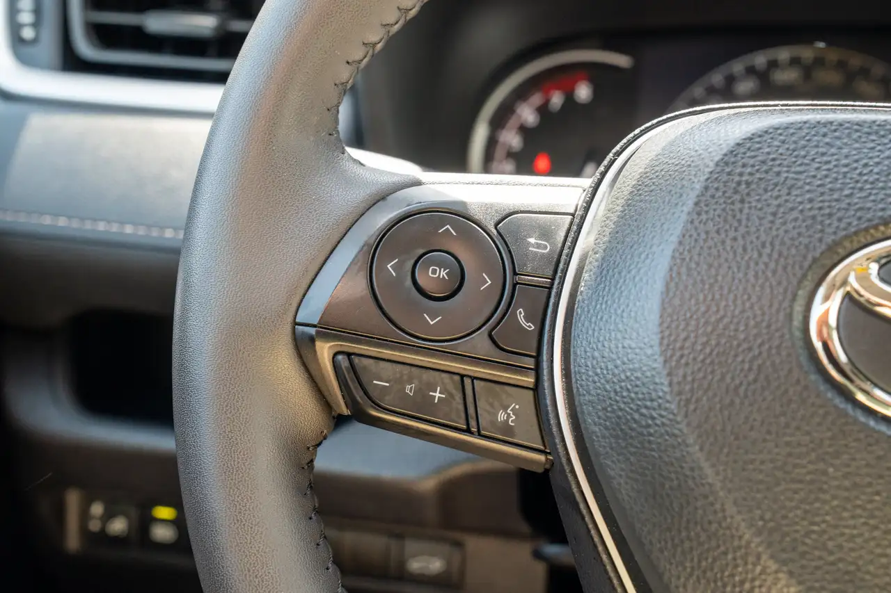 Toyota RAV 4 снимка Toyota RAV 4