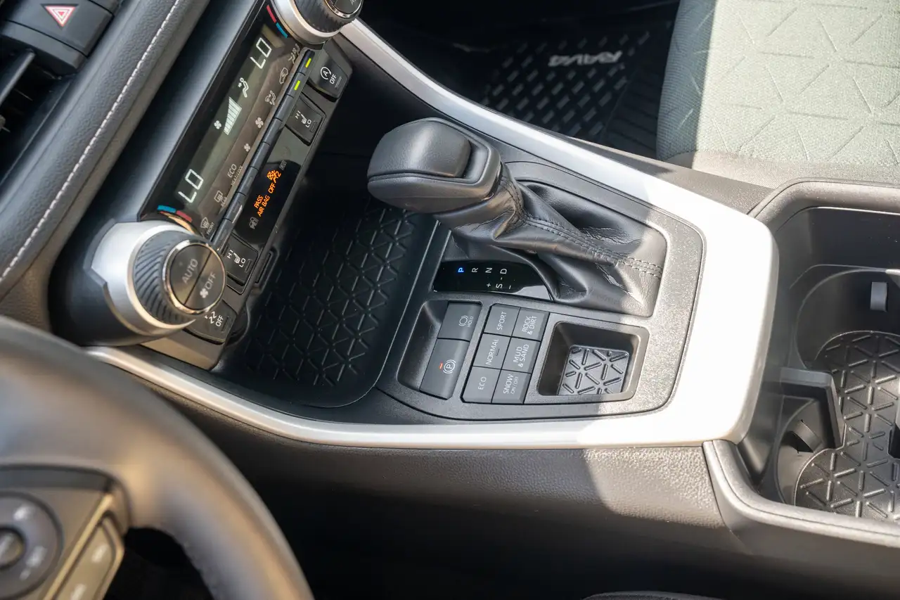 Toyota RAV 4 снимка Toyota RAV 4