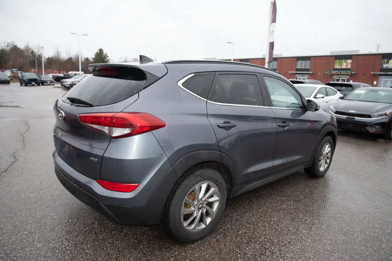 Hyundai TUCSON photo Hyundai TUCSON