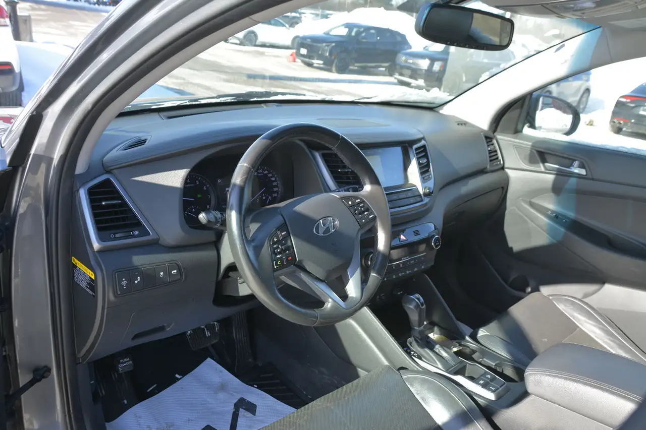 Hyundai TUCSON photo Hyundai TUCSON