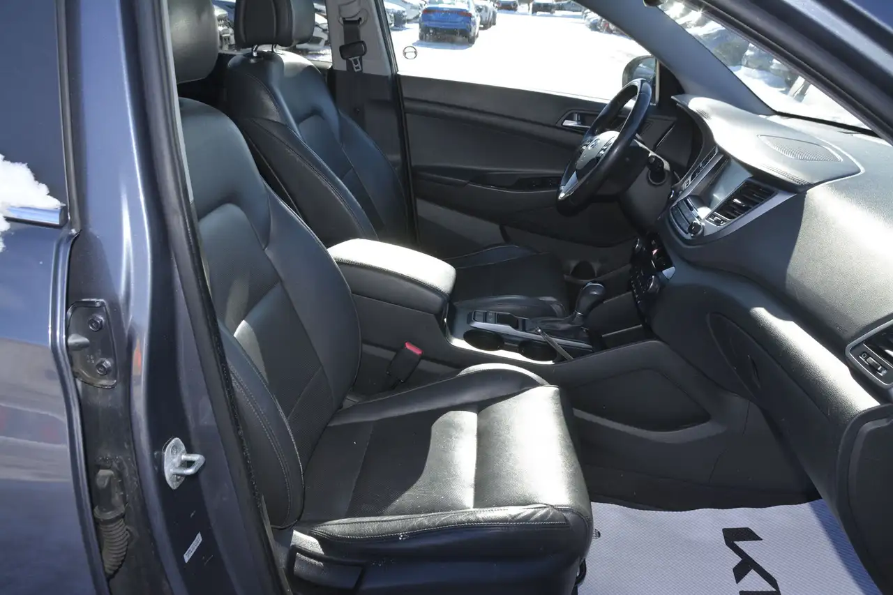 Hyundai TUCSON photo Hyundai TUCSON