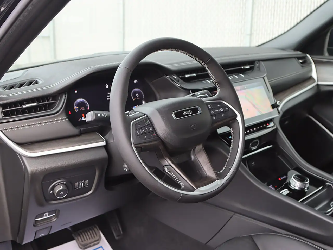 Jeep Grand Cherokee снимка Jeep Grand Cherokee