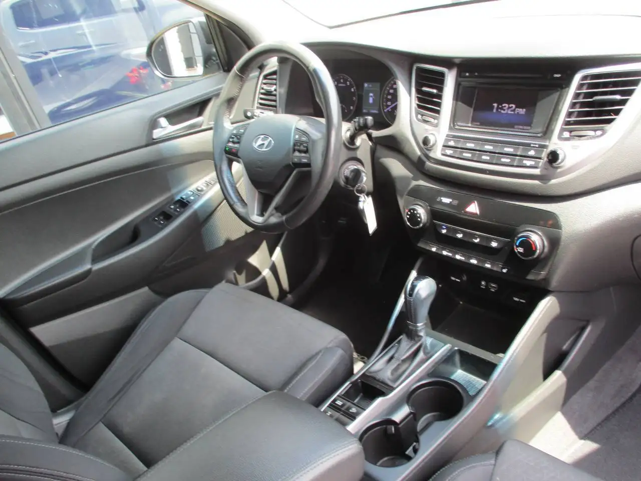 Hyundai TUCSON photo Hyundai TUCSON