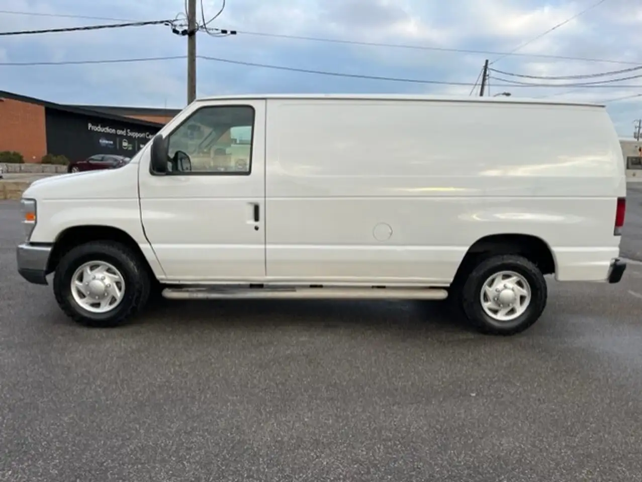 Ford Econoline photo Ford Econoline