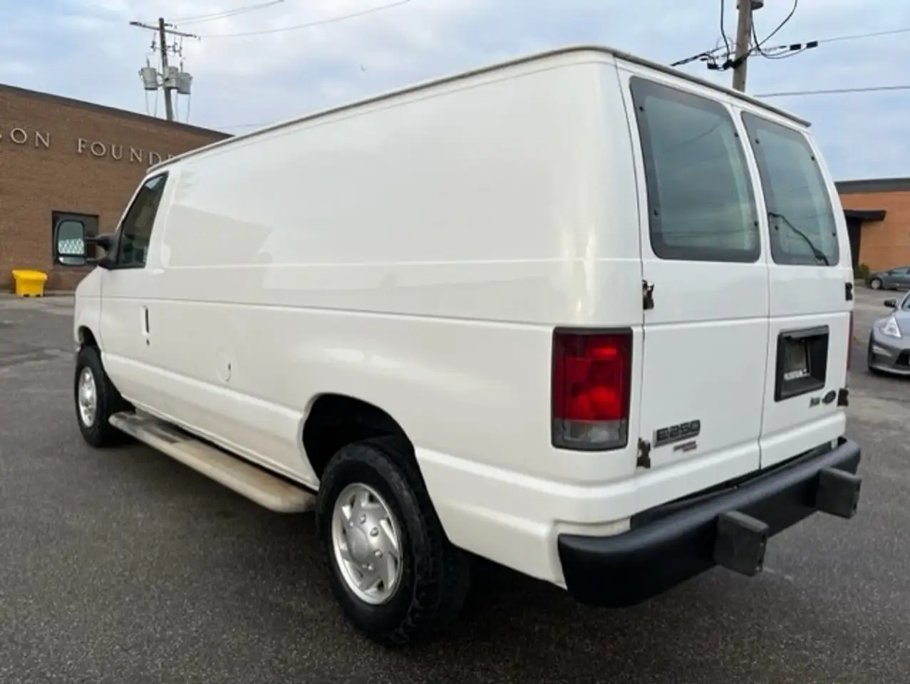 Ford Econoline photo Ford Econoline