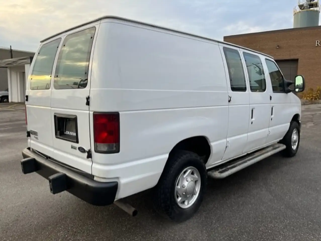 Ford Econoline photo Ford Econoline