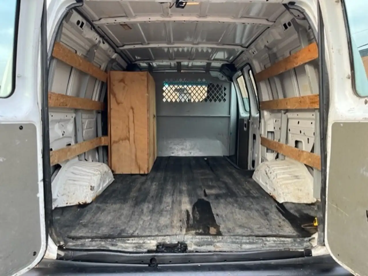Ford Econoline photo Ford Econoline