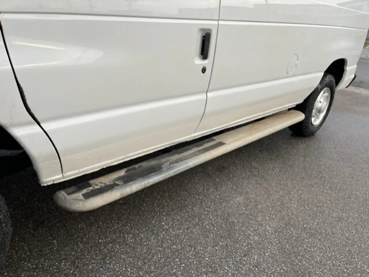 Ford Econoline photo Ford Econoline