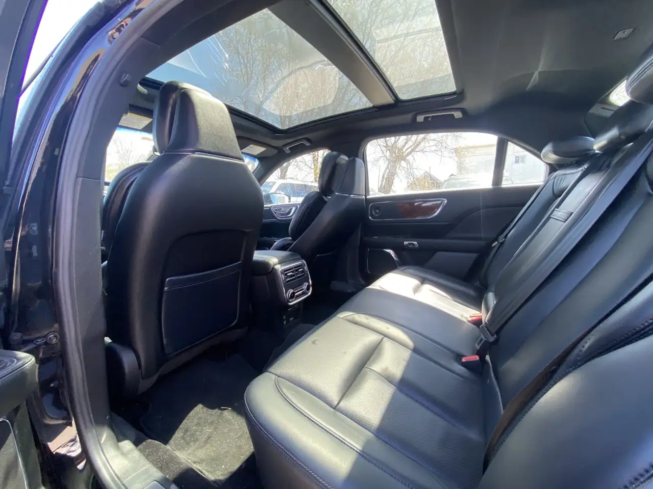 Lincoln Continental photo Lincoln Continental