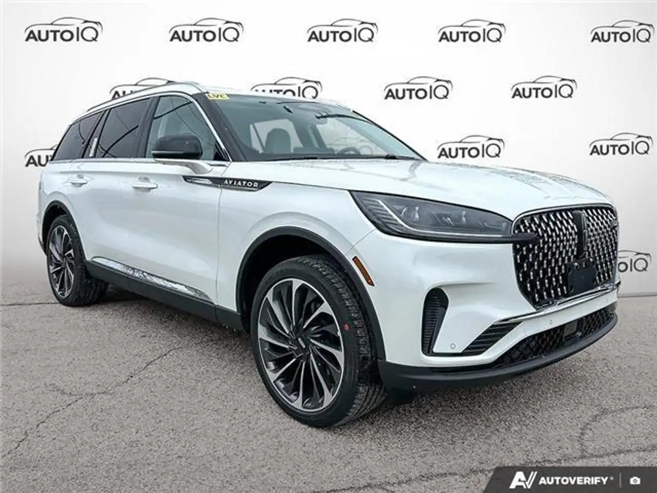 Lincoln Aviator снимка Lincoln Aviator