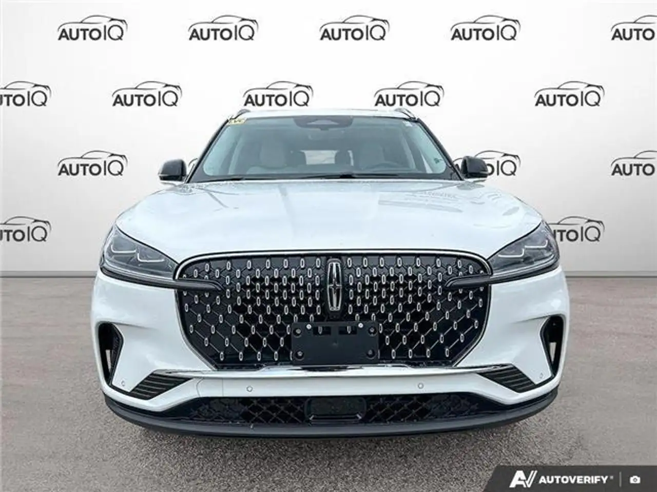 Lincoln Aviator снимка Lincoln Aviator