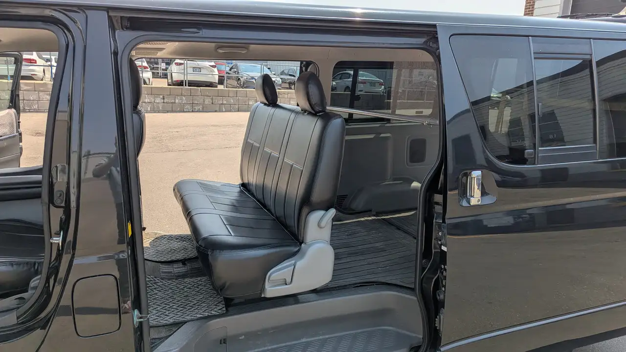 Toyota Hiace снимка Toyota Hiace