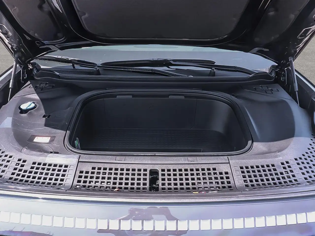 Hyundai IONIQ 9 снимка Hyundai IONIQ 9