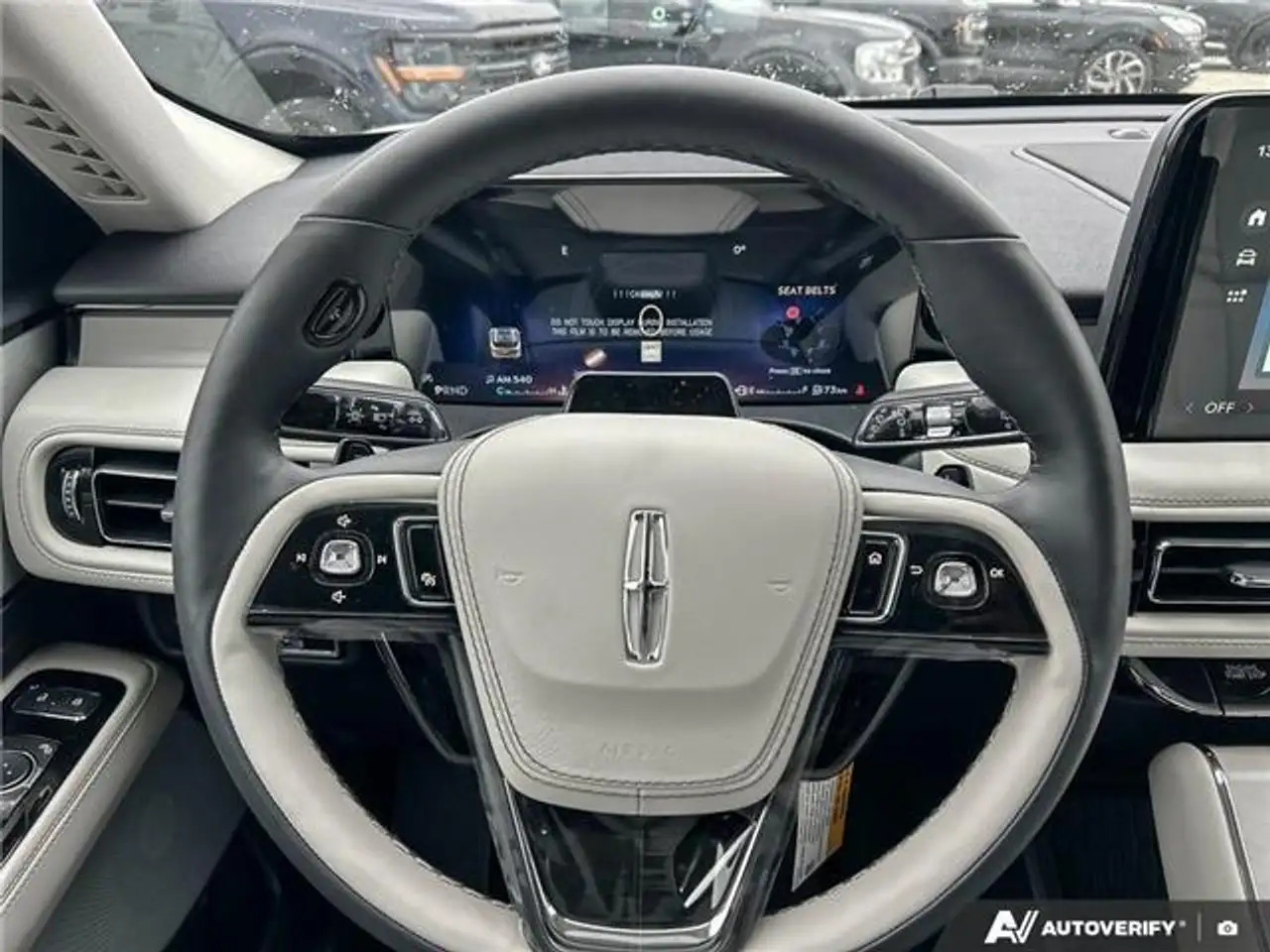 Lincoln Aviator снимка Lincoln Aviator