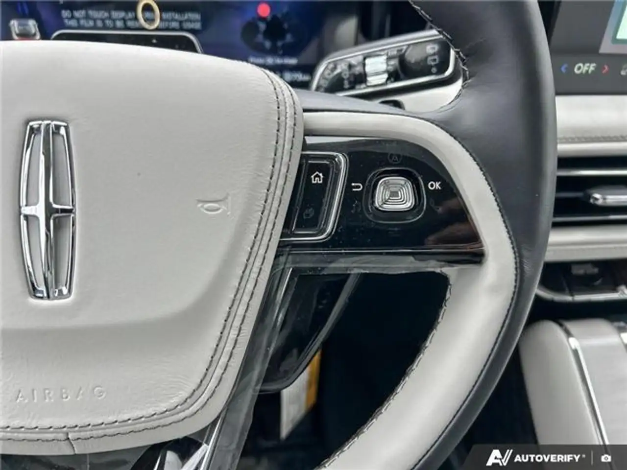 Lincoln Aviator снимка Lincoln Aviator