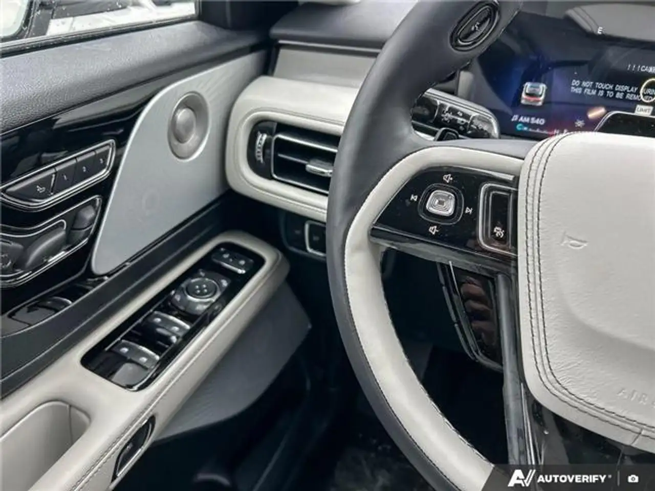 Lincoln Aviator снимка Lincoln Aviator