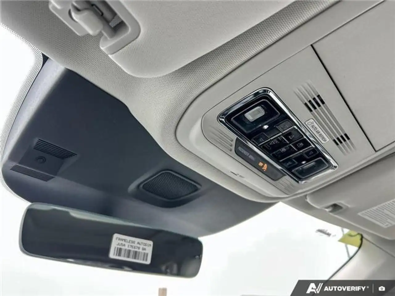 Lincoln Aviator снимка Lincoln Aviator