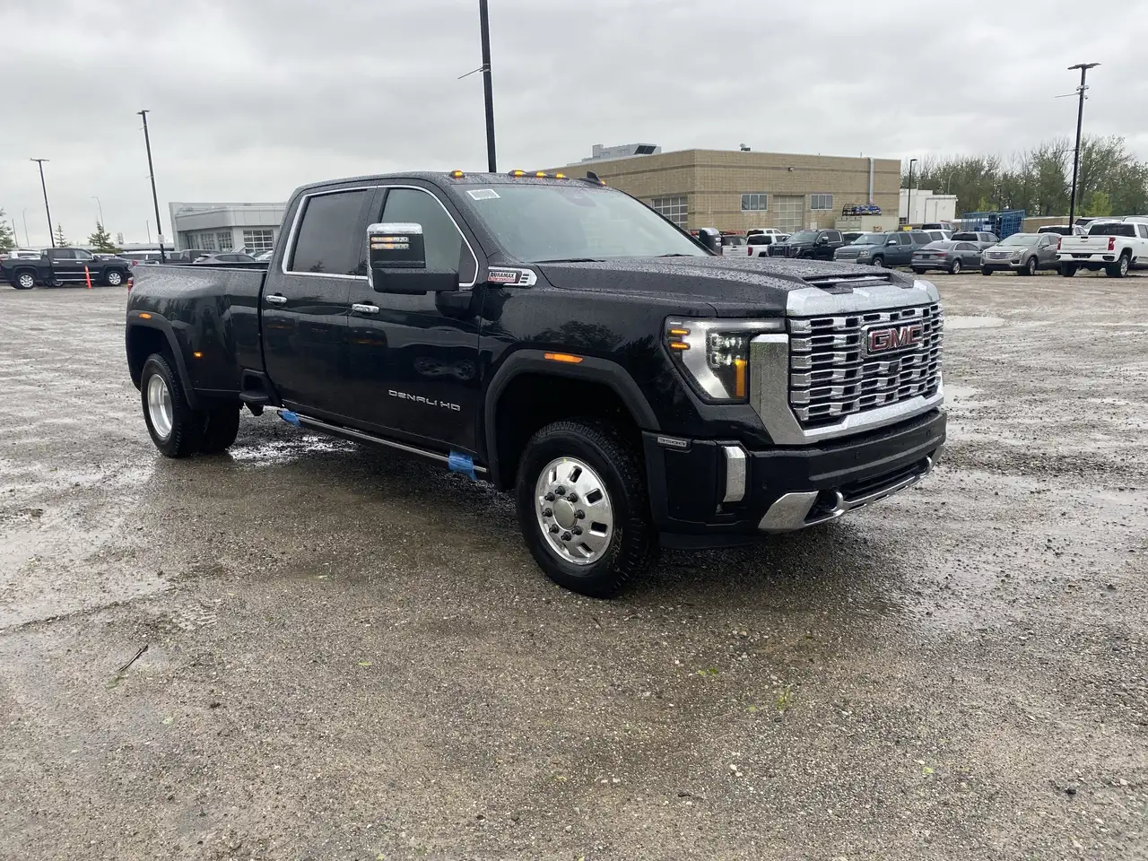 GMC Sierra 3500HD снимка GMC Sierra 3500HD