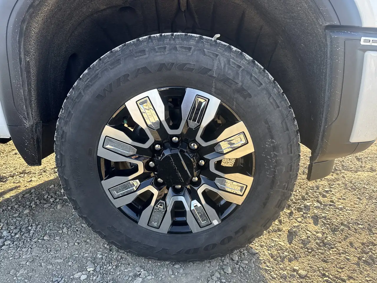 GMC Sierra 3500HD снимка GMC Sierra 3500HD