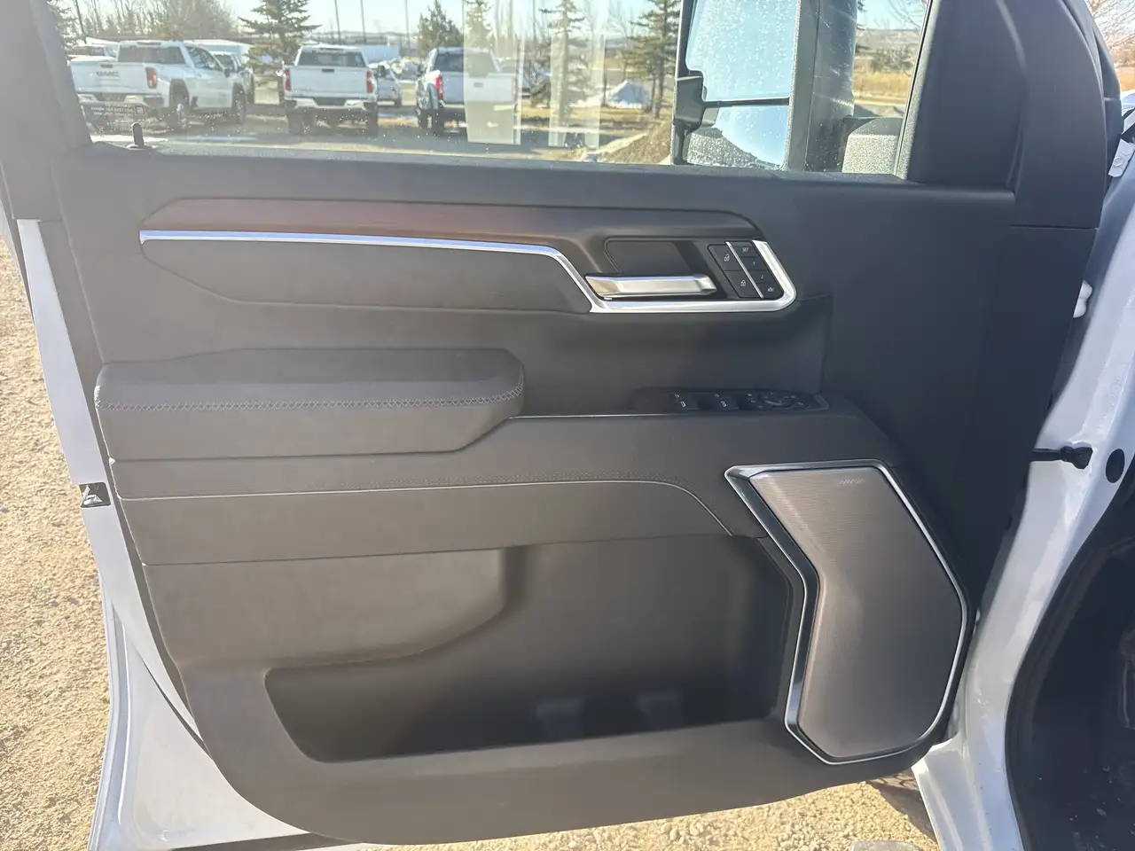 GMC Sierra 3500HD снимка GMC Sierra 3500HD
