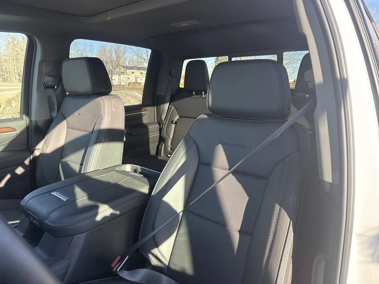 GMC Sierra 3500HD снимка GMC Sierra 3500HD