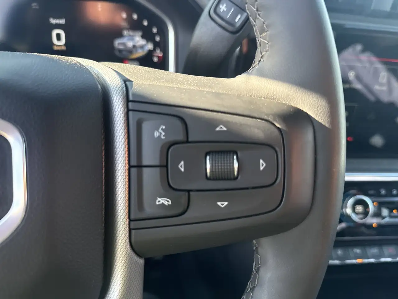 GMC Sierra 3500HD снимка GMC Sierra 3500HD