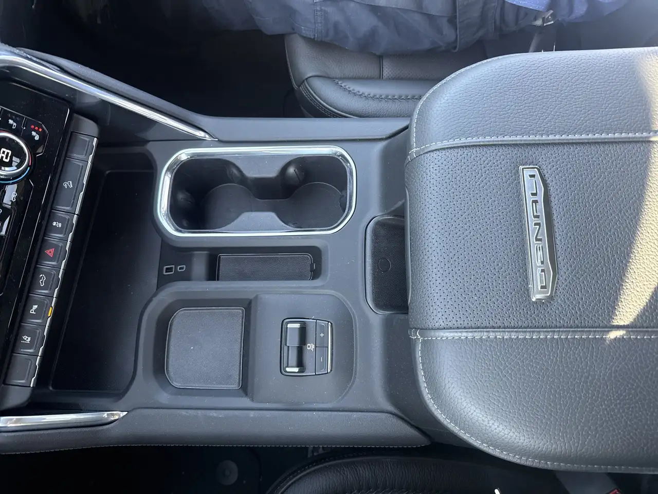 GMC Sierra 3500HD снимка GMC Sierra 3500HD