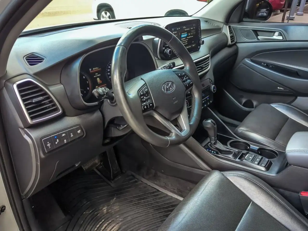Hyundai TUCSON снимка Hyundai TUCSON