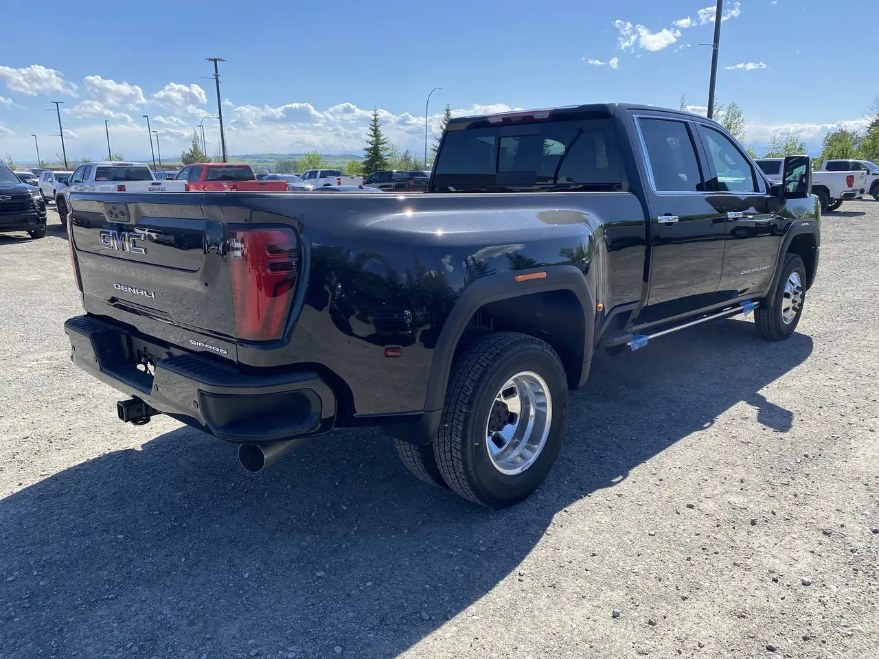 GMC Sierra 3500HD снимка GMC Sierra 3500HD