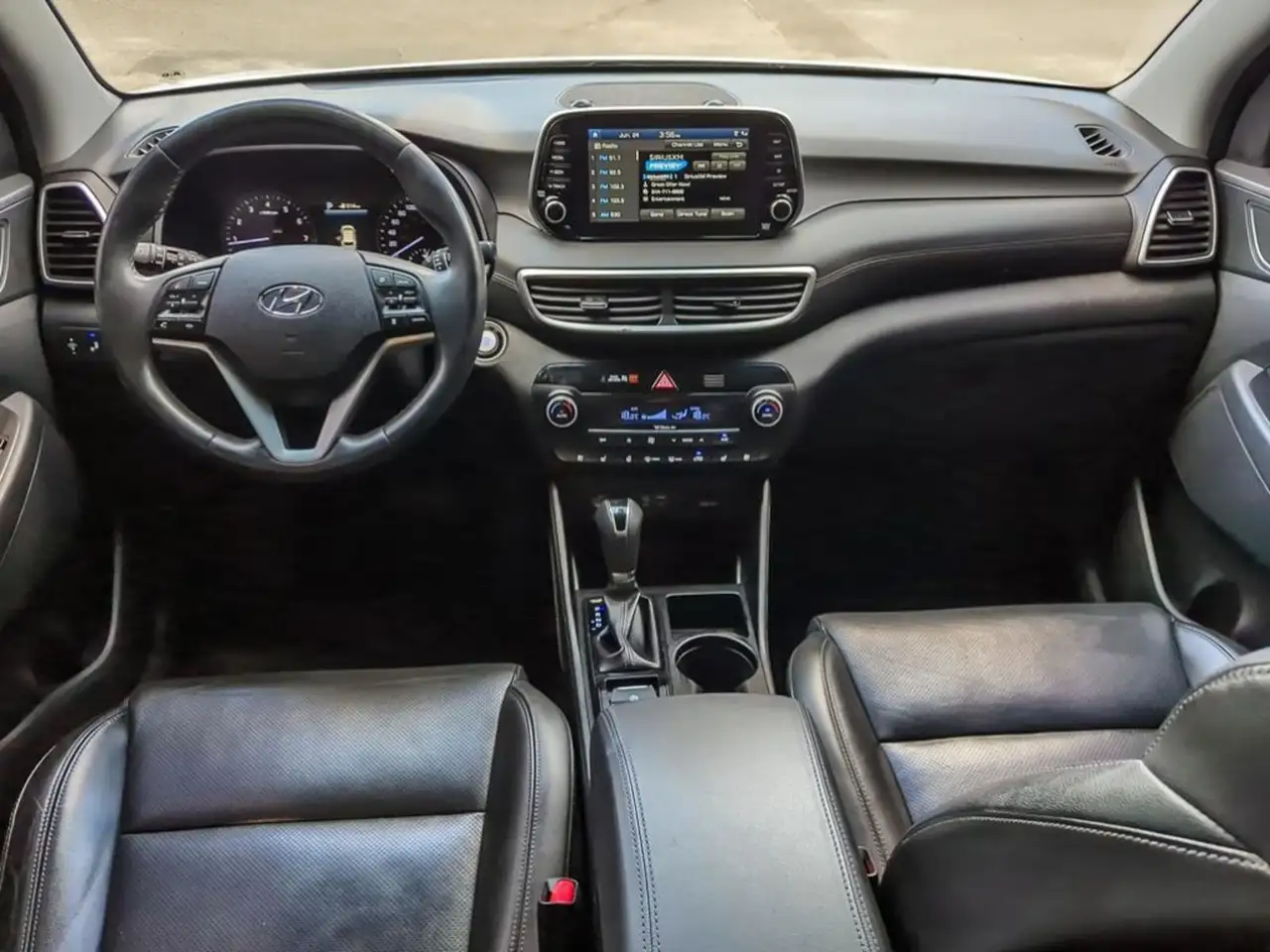 Hyundai TUCSON снимка Hyundai TUCSON